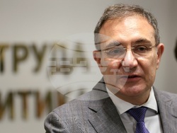 Борислав Гуцанов - представители на браншови организации в земеделието - договори - представяне