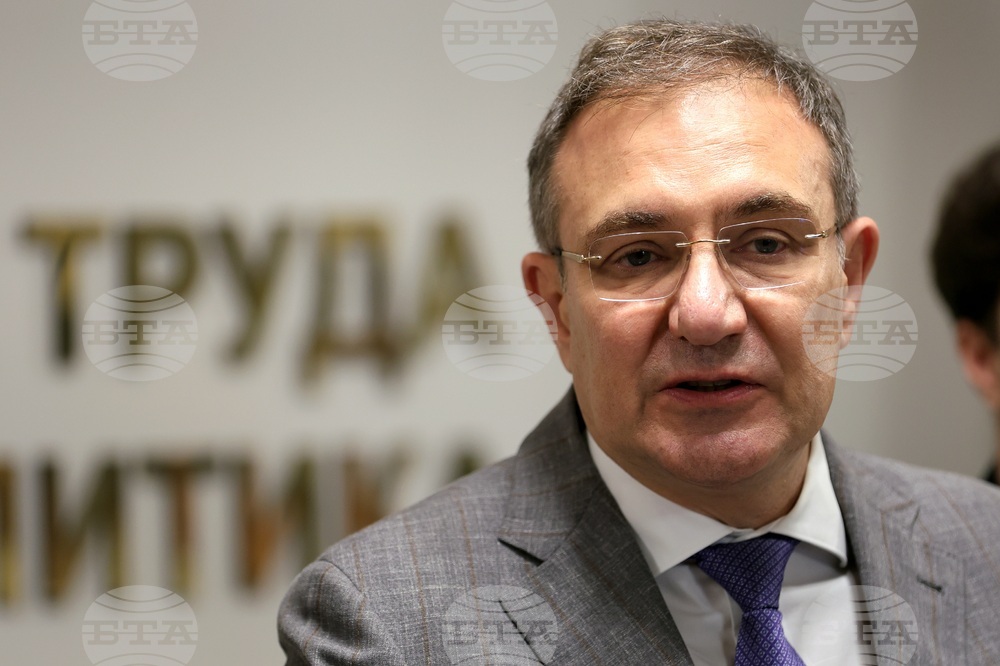 Борислав Гуцанов - представители на браншови организации в земеделието - договори - представяне