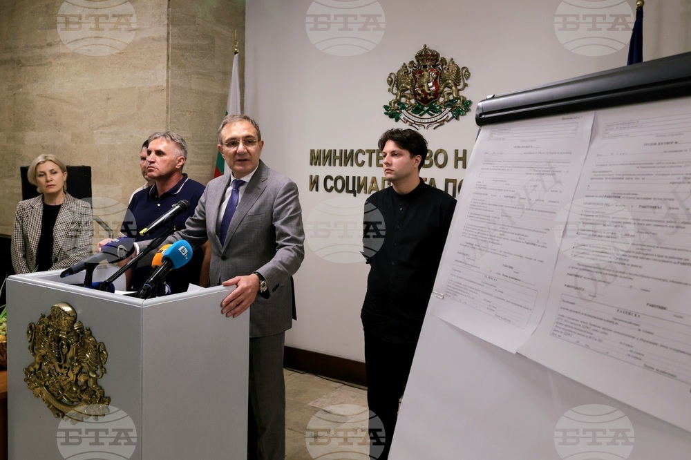 Борислав Гуцанов - представители на браншови организации в земеделието - договори - представяне