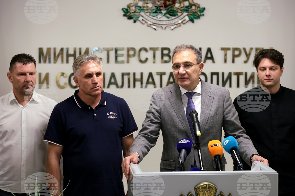 Борислав Гуцанов - представители на браншови организации в земеделието - договори - представяне