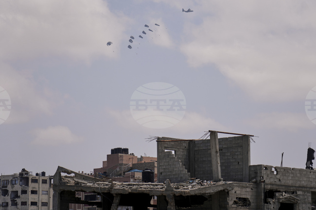 АНП: Нидерландия преустановява въздушните доставки в Газа поради технически проблем