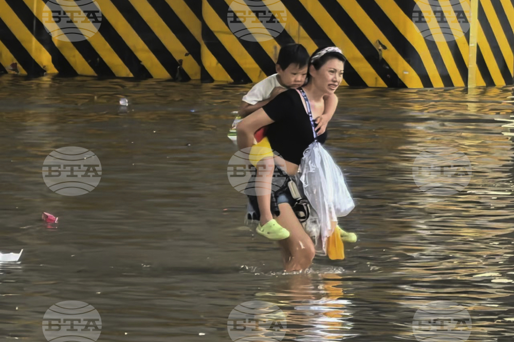 Китайският президент нареди незабавни и всеобхватни спасителни действия заради наводнения в Северозападен Китай