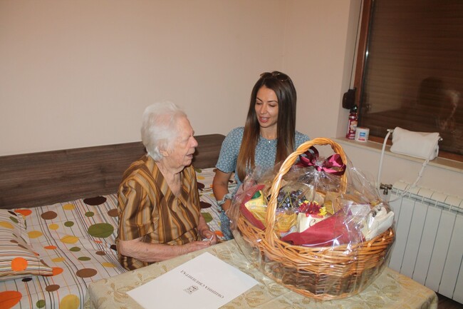 Община Свиленград почете праплеменица на Васил Левски, отпразнувала наскоро 100-годишен юбилей