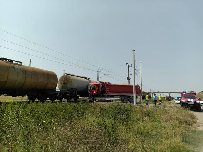 Поради инцидент с товарен влак временно е преустановено движението между гарите Маноле и Белозем