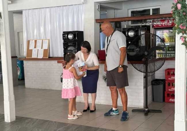 Над 100 деца се включиха в безплатен плувен курс в Момчилград 