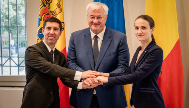 Министрите на външните работи на Украйна, Молдова и Румъния се срещнаха в Чернивци 