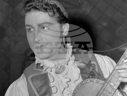 Трети етап от международния конкурс за млади оперни певци