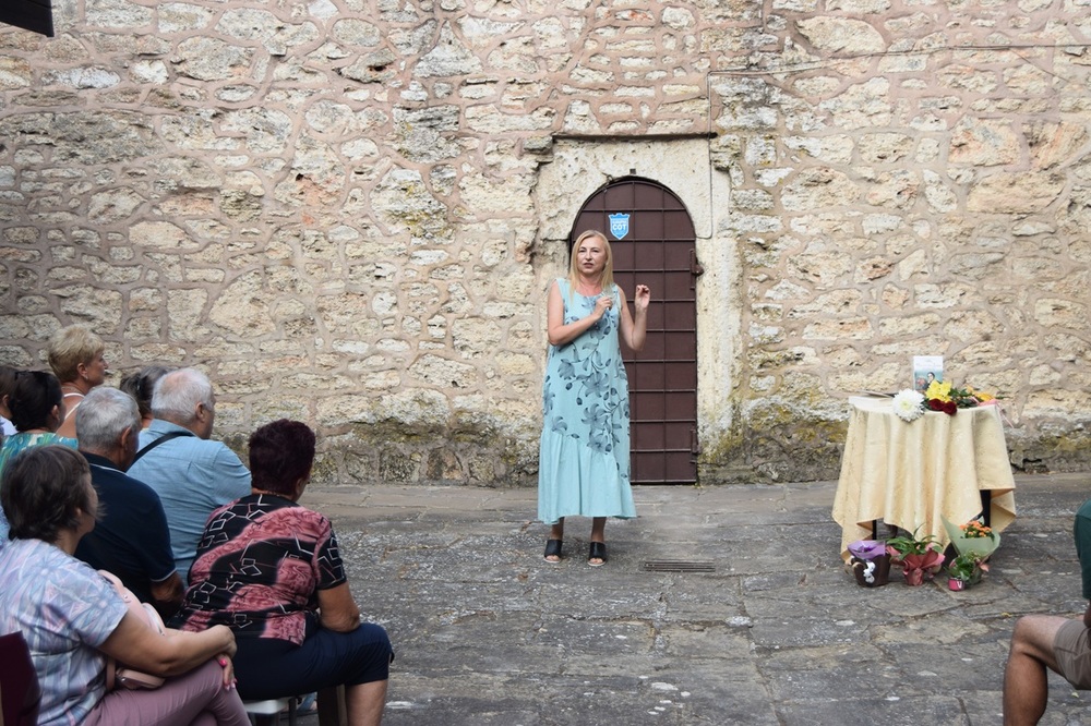 Община Каварна: Стефка Станчева представи новата си книга „Мигът на Дора“