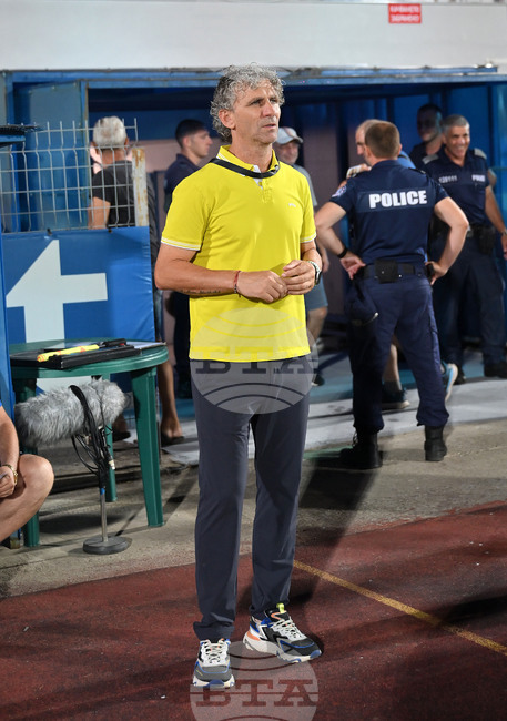 Първото треньорско уволнение в efbet Лига е факт, ПФК Монтана и Танчо Калпаков се разделиха