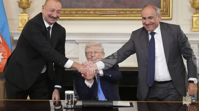 Доналд Тръмп обяви, че лидерите на Армения и Азербайджан са се споразумели да спрат да воюват помежду си "завинаги"