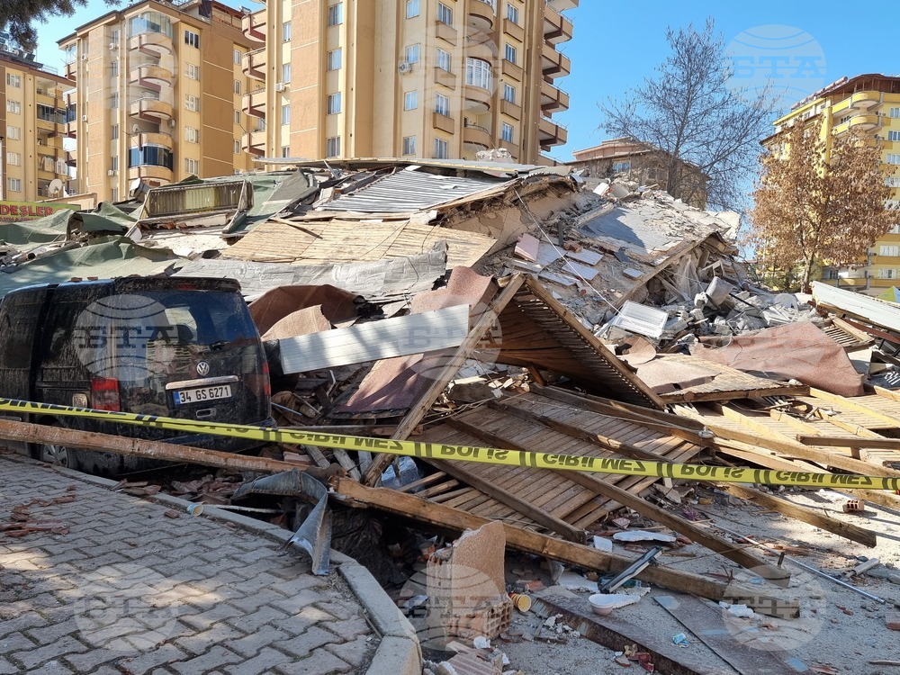 Администрацията за жилищно развитие на Турция (ТОКИ) започна работа в зоните на земетресенията