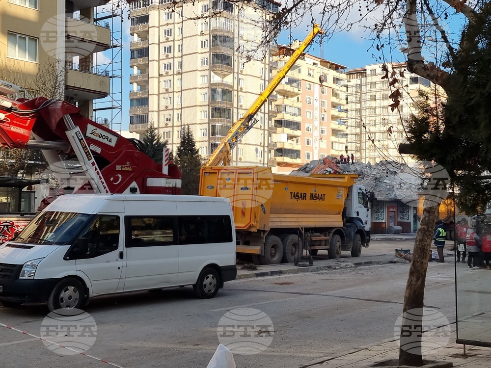 Броят на жертвите на земетресението в Турция достигна 47 975