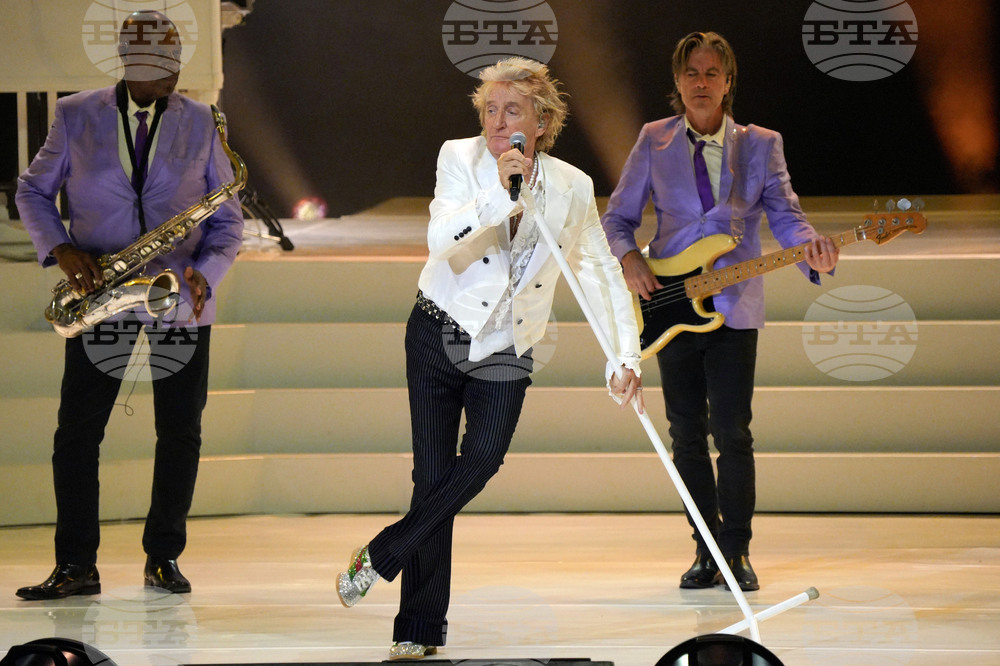 Rod Stewart in Concert - Tinley Park, Ill.