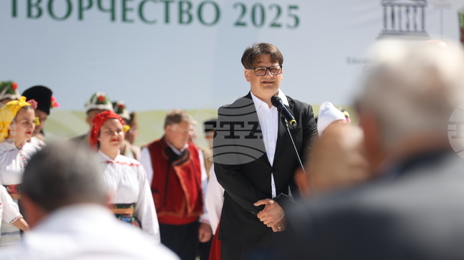 Да опазим народното творчество е не просто задача, а морален дълг, каза министърът на културата Мариан Бачев в Копривщица 