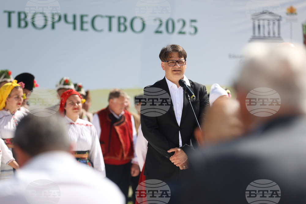 Да опазим народното творчество е не просто задача, а морален дълг, каза министърът на културата Мариан Бачев в Копривщица 