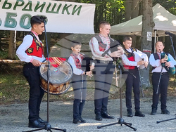 Местност Хайдушка поляна - общотвърдишки събор