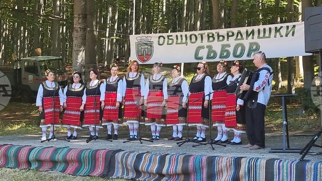 Местността Хайдушка поляна събра жителите и гостите на Твърдица за традиционния събор