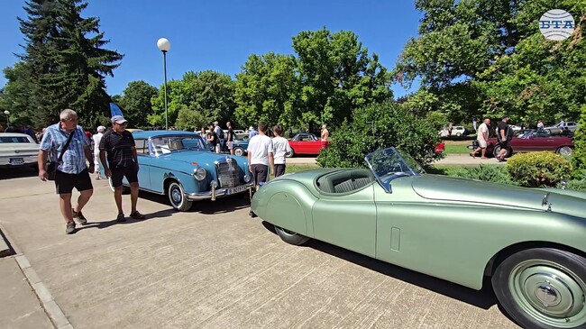 Над 150 участници се включиха в седмото издание на ретро изложението на автомобили и мотоциклети в Добрич