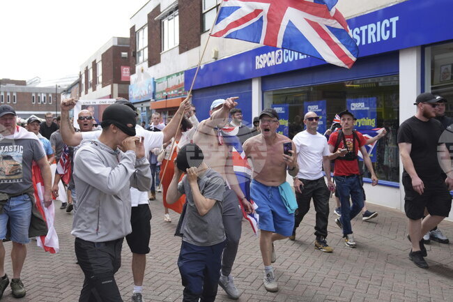 АП: Антимигрантската реторика и политики се засилват в цяла Европа