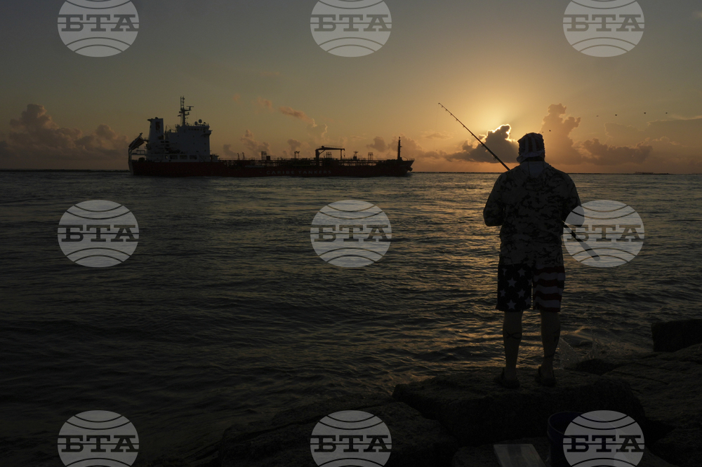 Египет подписа с международни компании договори за проучвания за нефт и газ в Средиземно море и делтата на Нил