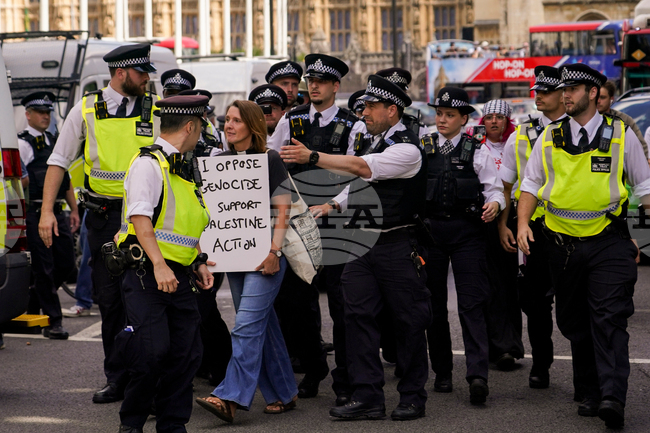 Лондонската полиция задържа над 200 души на пропалестински протест, нарушили новоприет закон