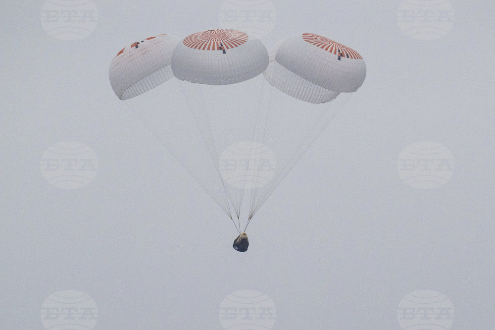 NASA HQ IMAGE - Crew-10 Splashdown - NHQ202508090001