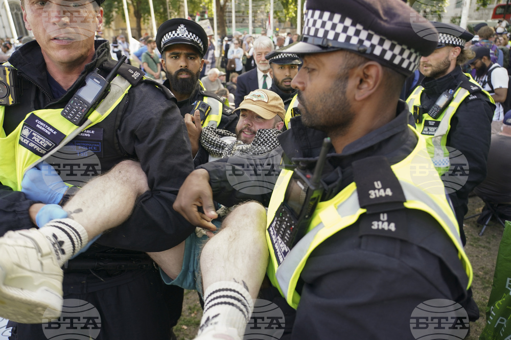  Лондонска полиция арестува 365 души, участващи в митинг в поддръжка на придвижването `Действие за Палестина` 