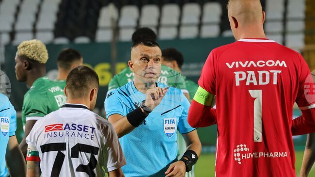 Двама ключови футболисти на Лудогорец удължиха своите договори с клуба