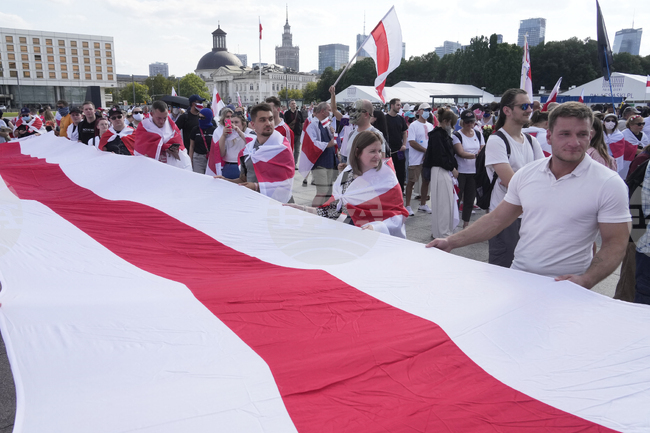 Великобритания, Австралия и Канада призовават Беларус да прекрати репресиите