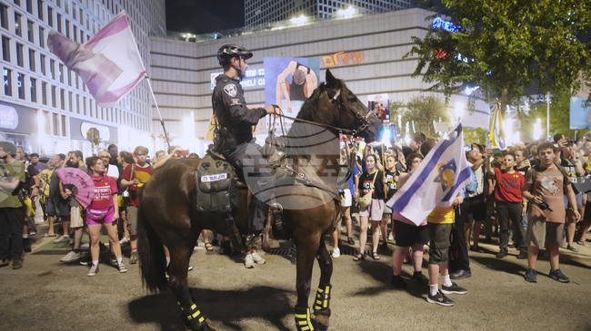 Десетки хиляди израелци излязоха на протест срещу плановете за разширяване на войната в Газа