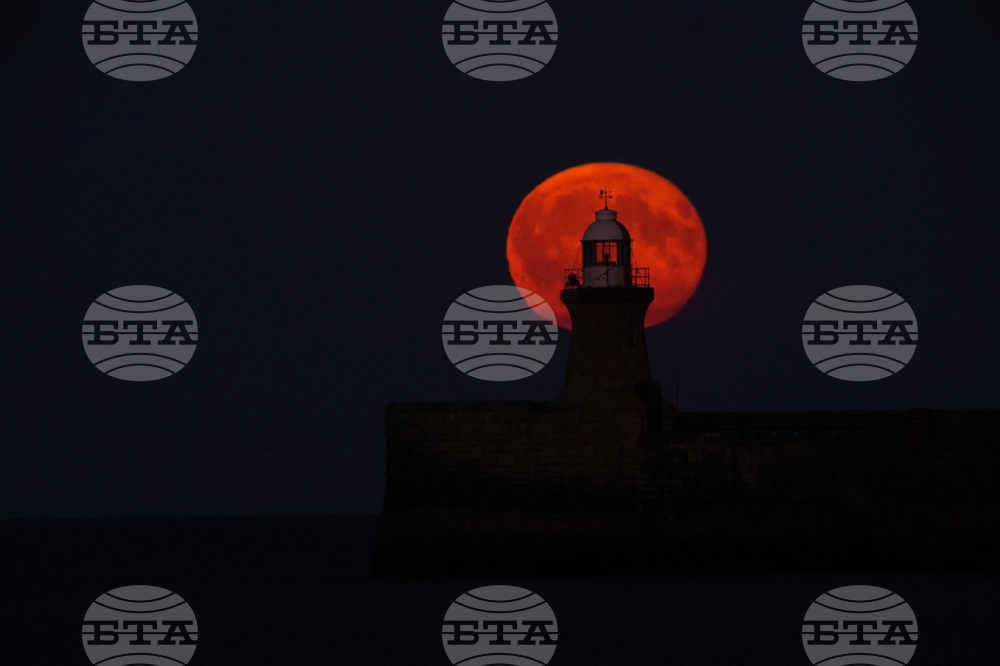 Britain Full Moon