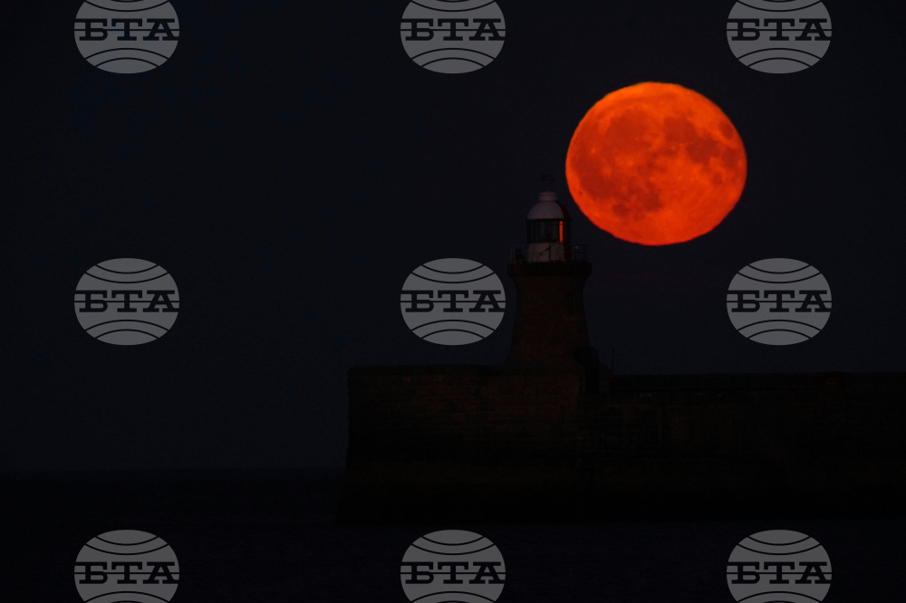 Britain Full Moon