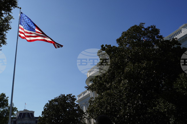 Тръмп е готов да се срещне с Путин и Зеленски в Аляска, но се планира двустранна среща, заяви Белият дом