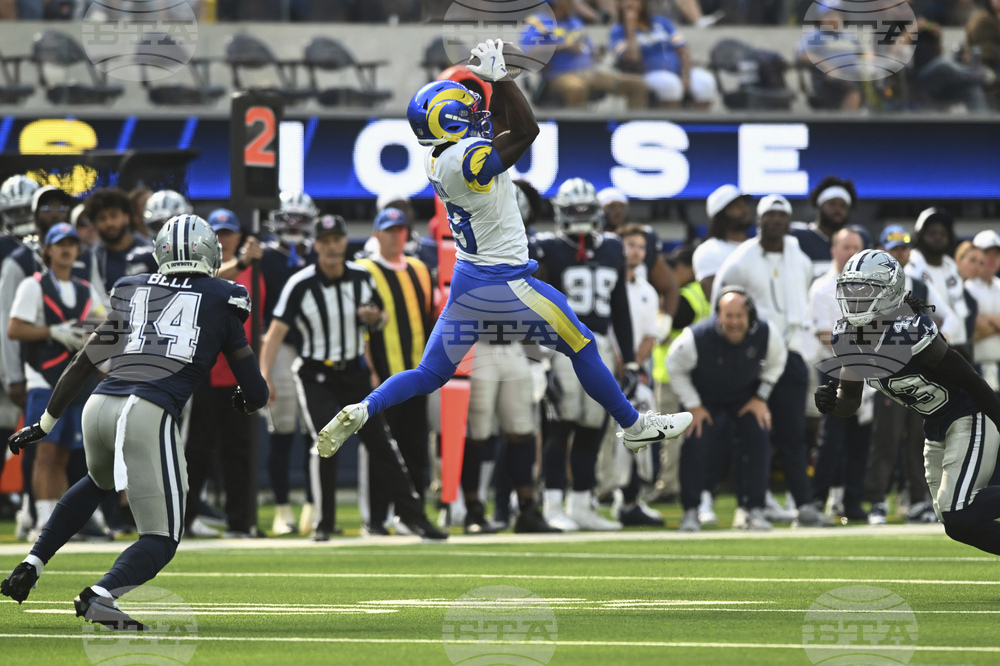 Cowboys Rams Football