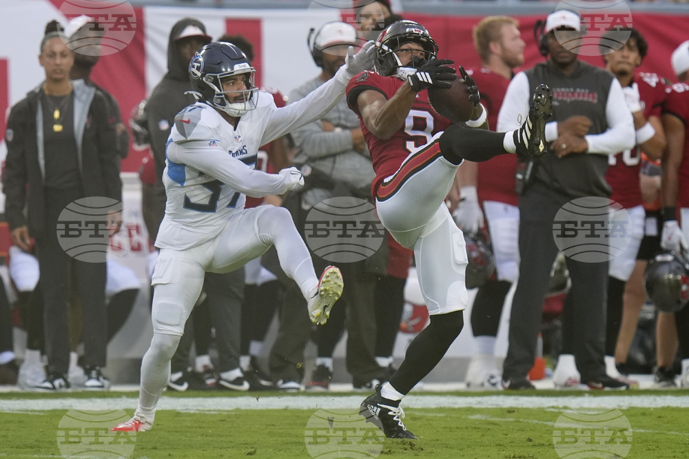 Titans Buccaneers Football