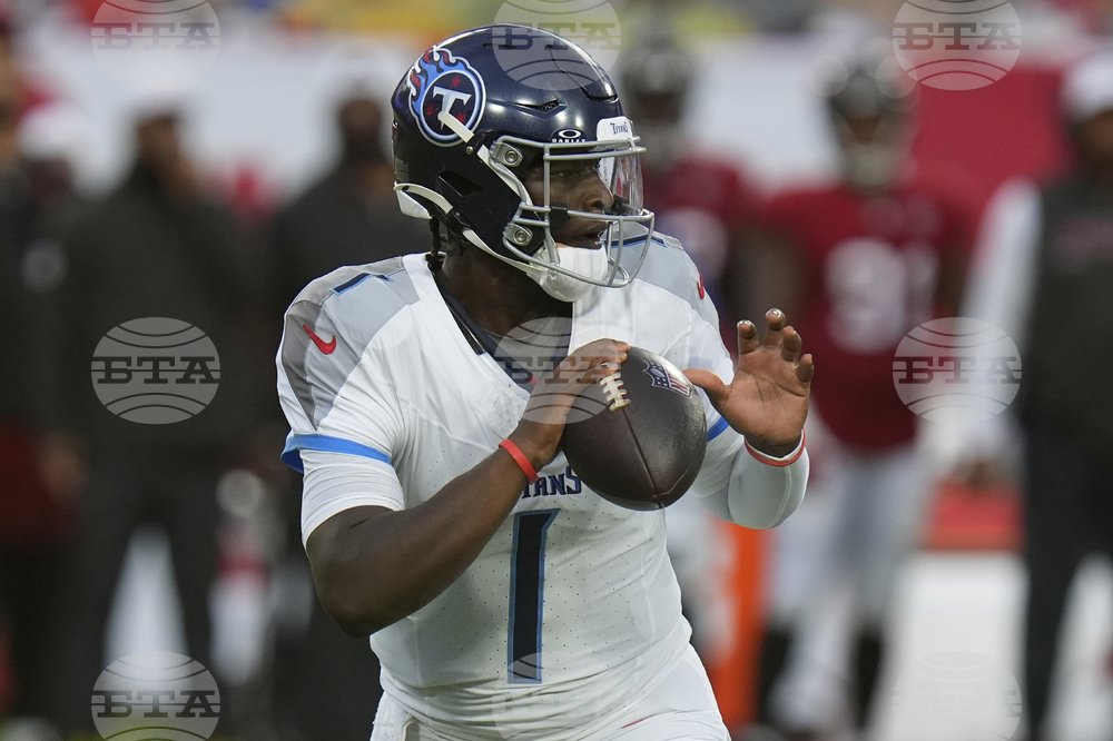 Titans Buccaneers Football