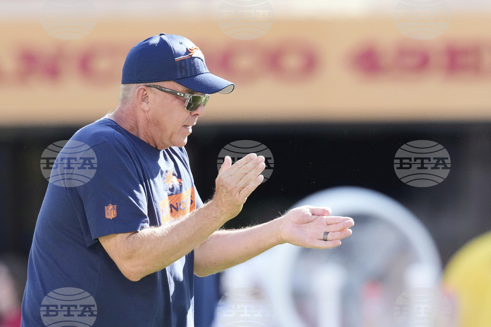 Broncos 49ers Football