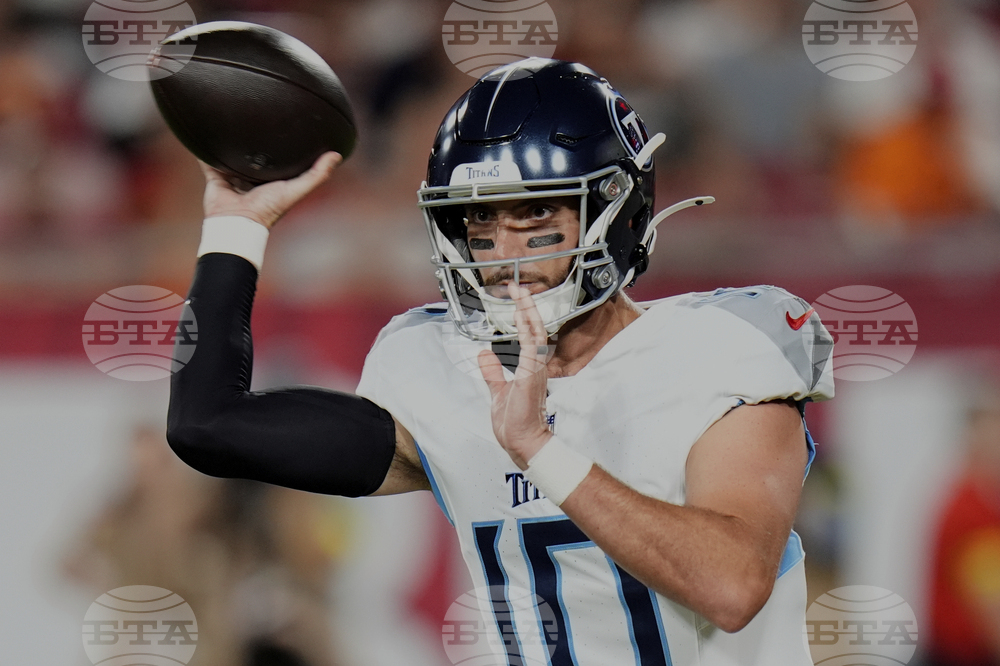 Titans Buccaneers Football