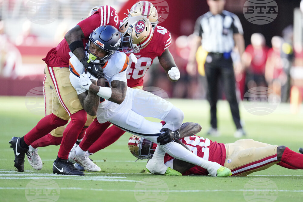 Broncos 49ers Football