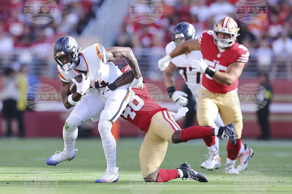 Broncos 49ers Football