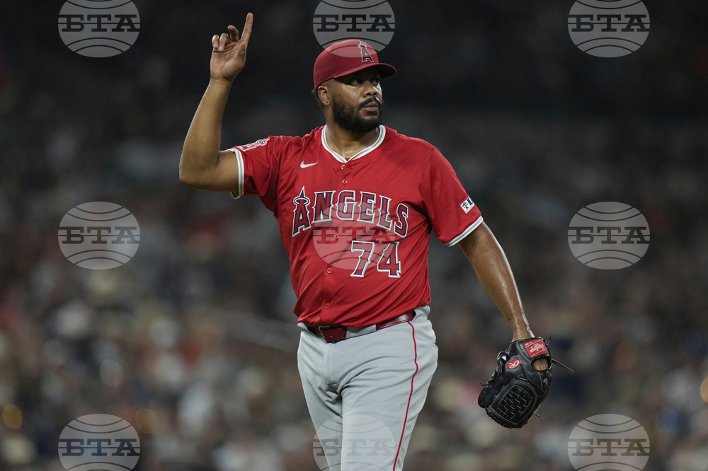 Angels Tigers Baseball