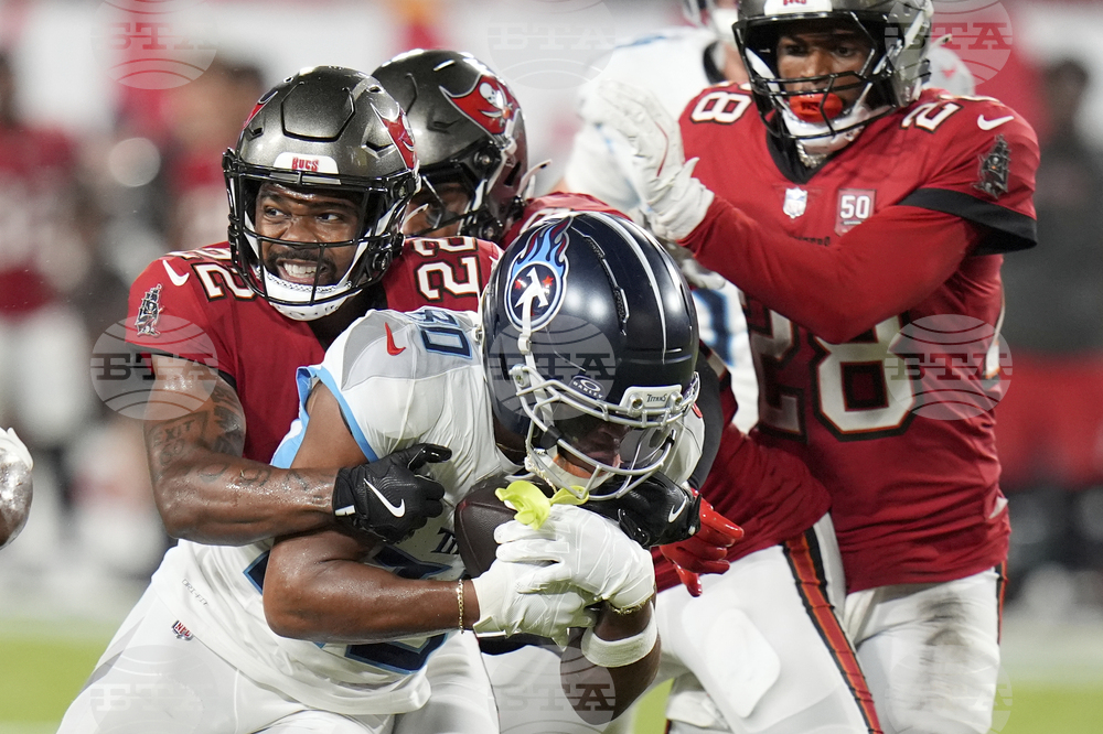 Titans Buccaneers Football