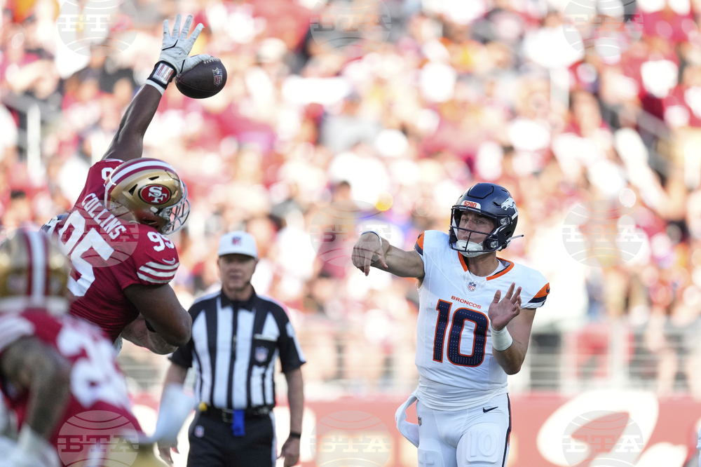 Broncos 49ers Football