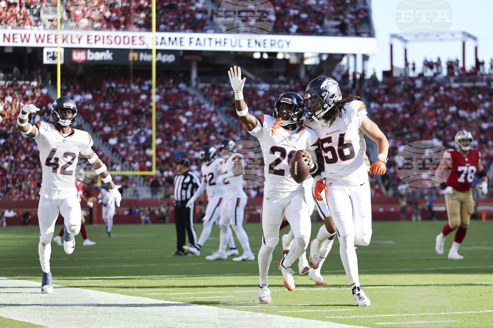 Broncos 49ers Football