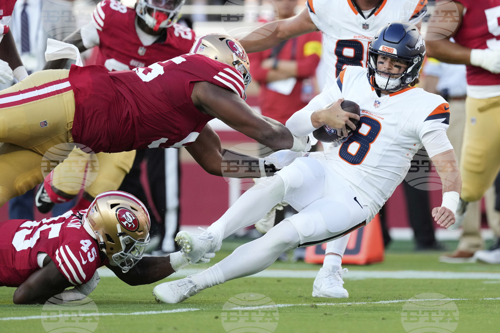 Broncos 49ers Football