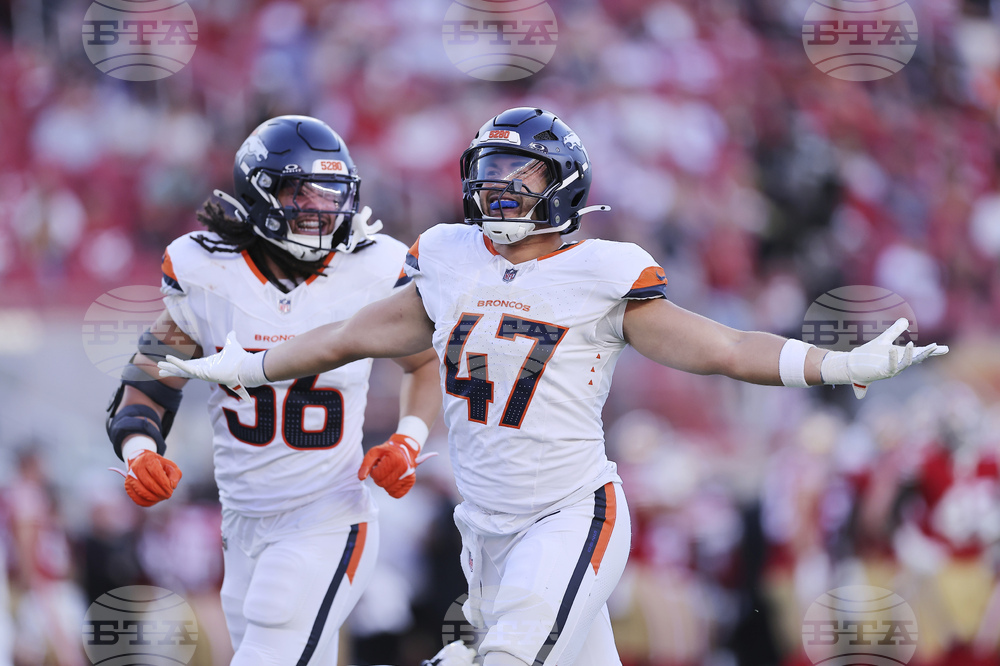 Broncos 49ers Football