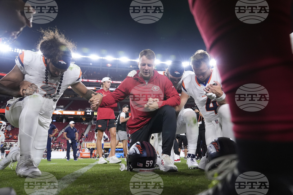 Broncos 49ers Football