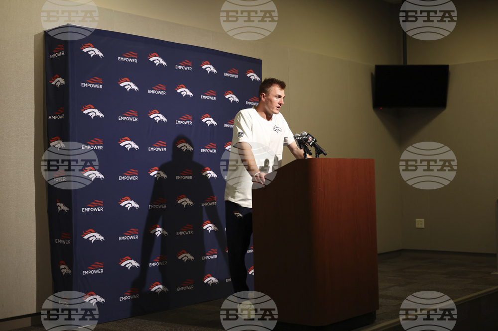 Broncos 49ers Football