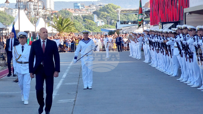 Equipment Becomes True Defensive Capability Only in Hands of Knowledgeable People - President Radev