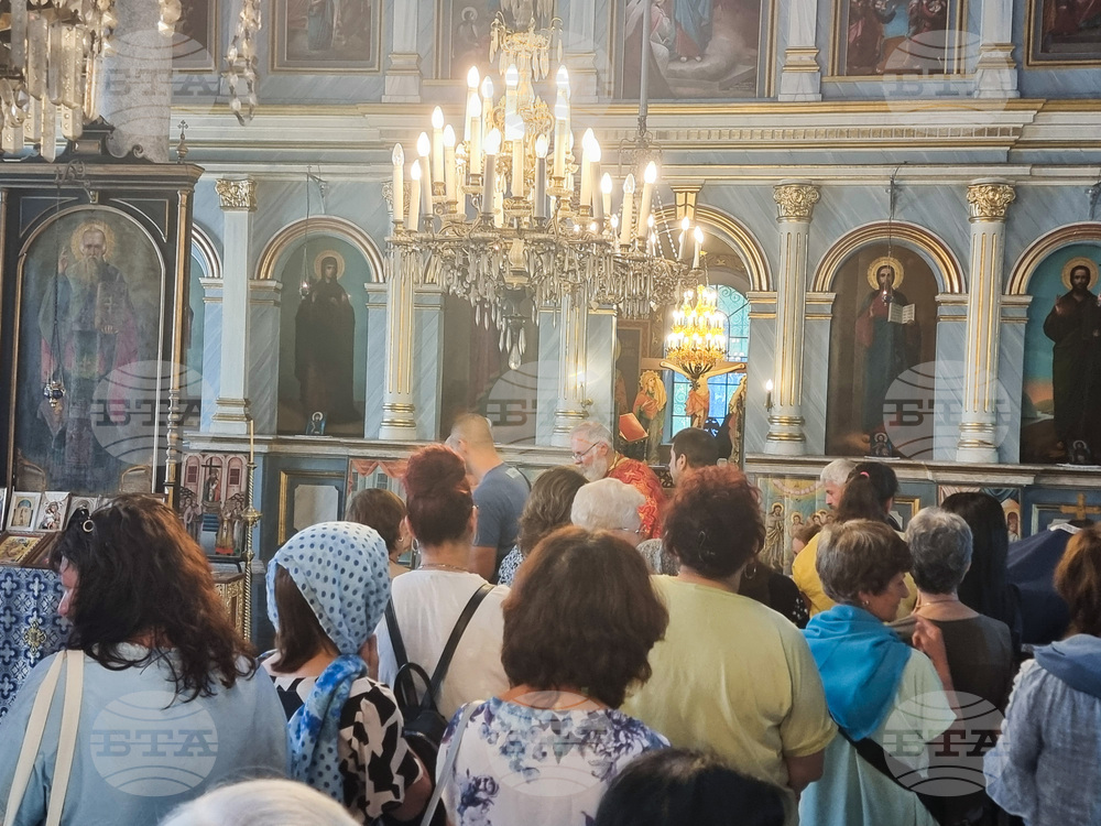 Плевен - храм „Света Параскева“ - неделно богослужение